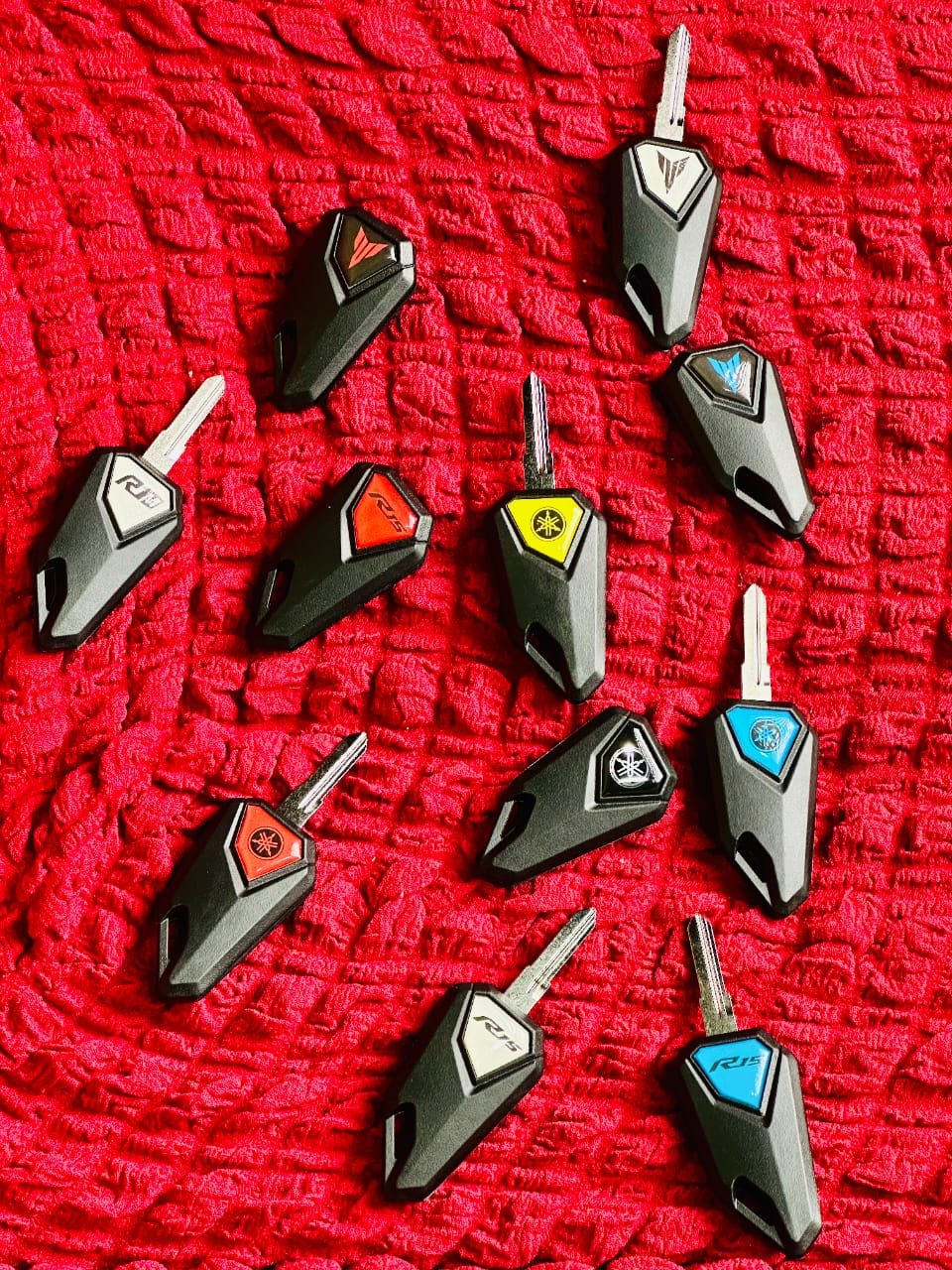 Stylish Flip Key for Yamaha Motorcycle angle 2