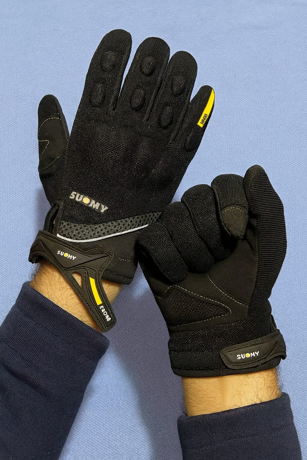 Suomy SU09 Riding Gloves angle 2