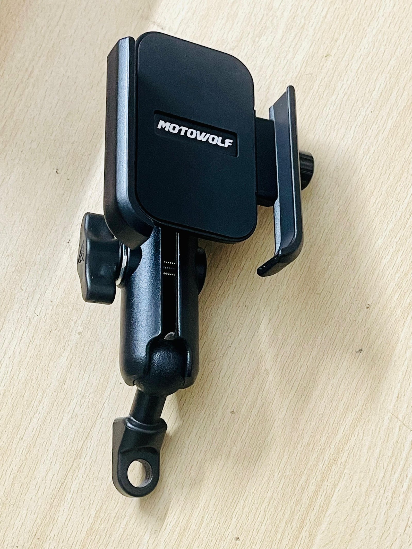 Motowolf Mobile Phone Holder – Clip Handlebar angle 3