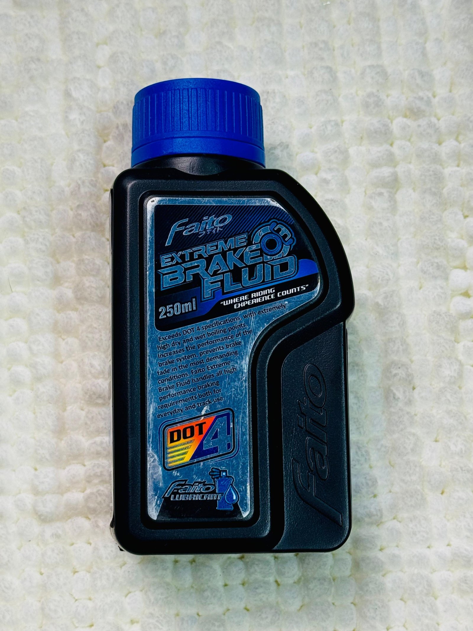 Faito Extreme Brake Fluid DOT 4 High Performance 250ml angle 3