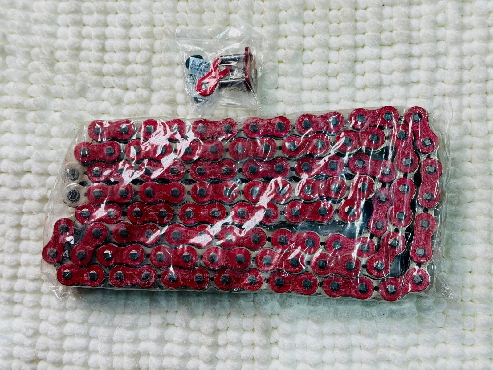 EK 520SR06 (112 L) Motorcycle Chain Red & Silver Racing Edition angle 2