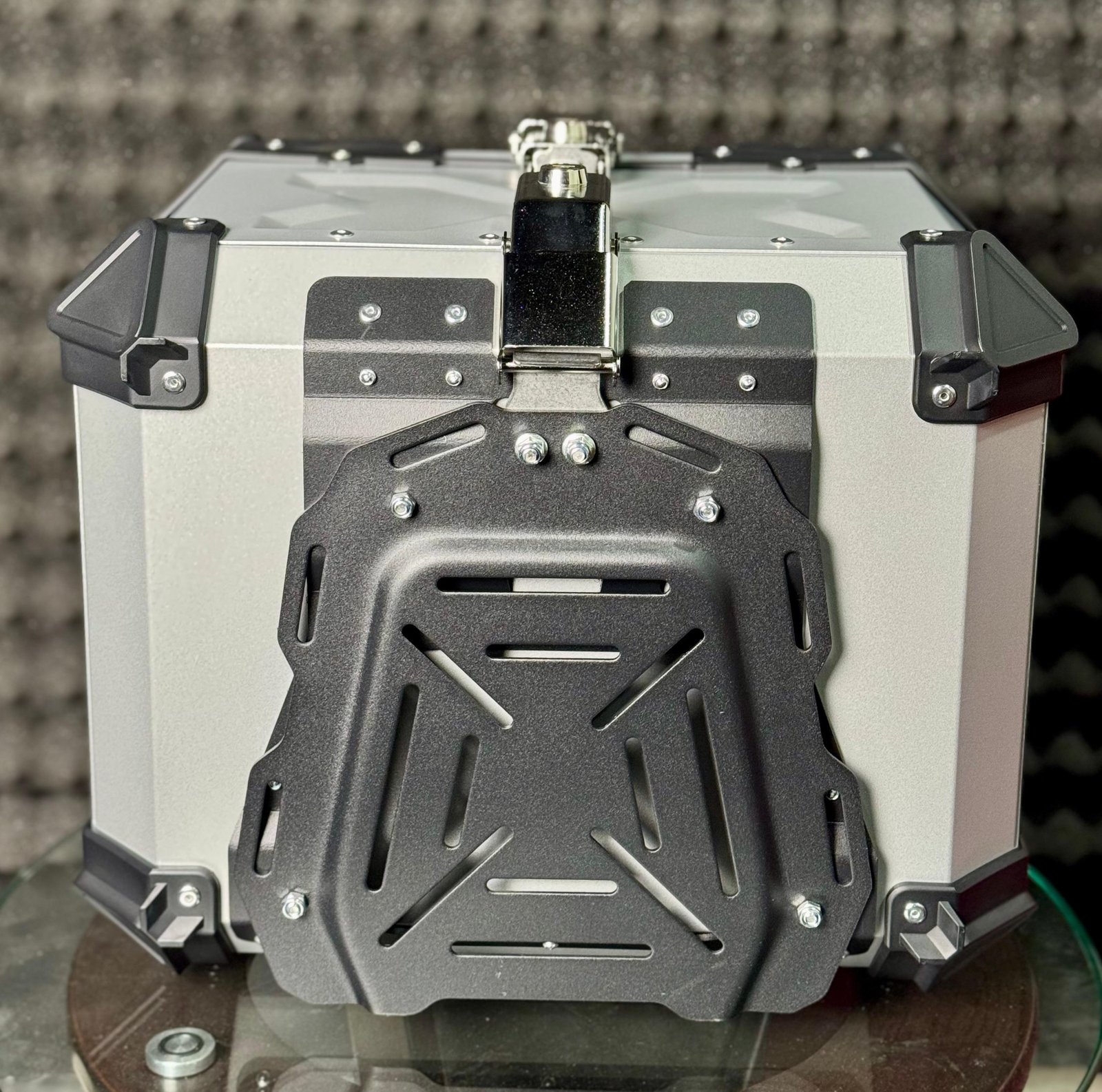 MotoX 45 Litre Motorcycle Top Box Silver Aluminum Waterproof angle 4