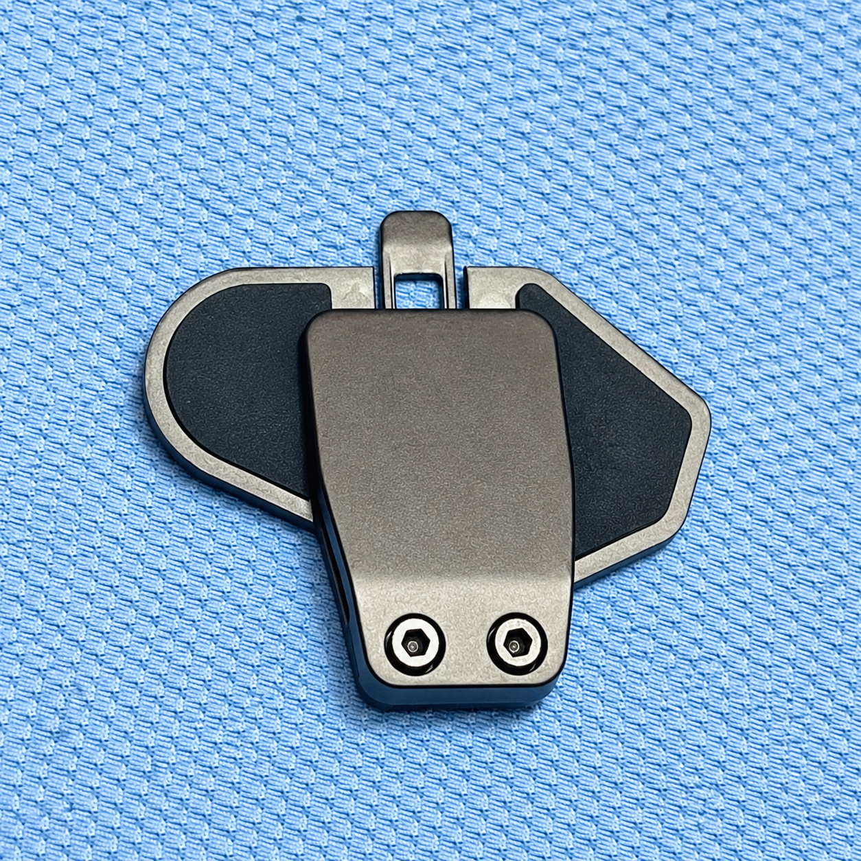 T Max Communicator Clip angle 2