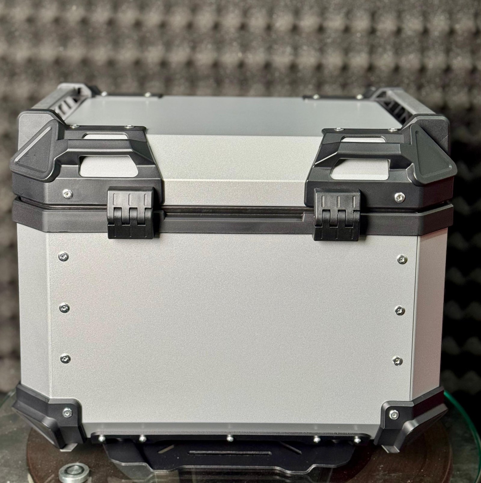 MotoX 45 Litre Motorcycle Top Box Silver Aluminum Waterproof angle 2