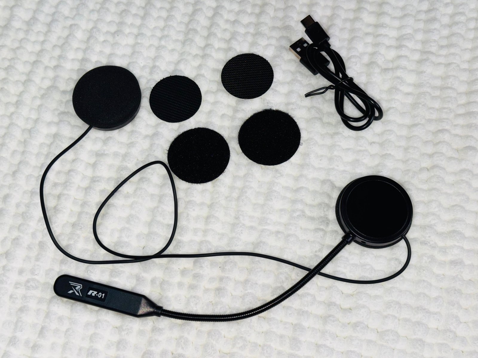 RaceR R-01 Bluetooth Helmet Headphone angle 4