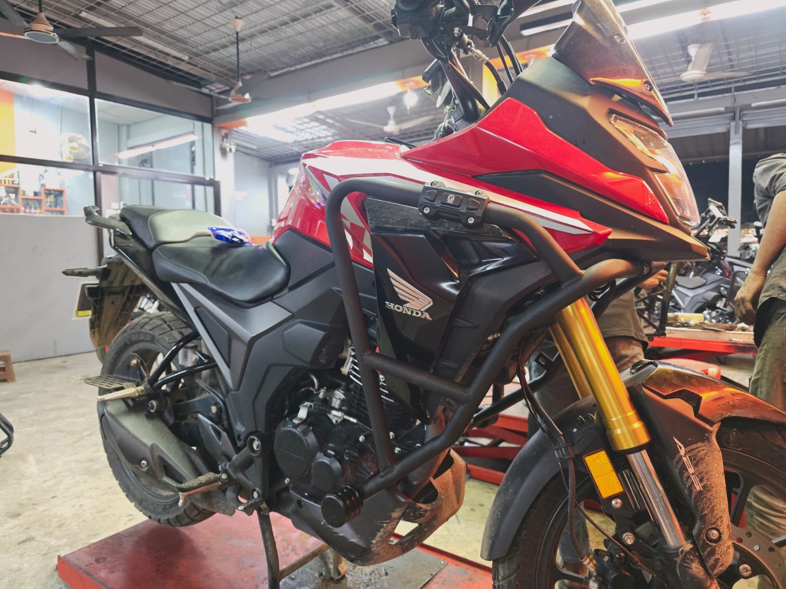 Honda NX 200 Touring Bumper angle 2