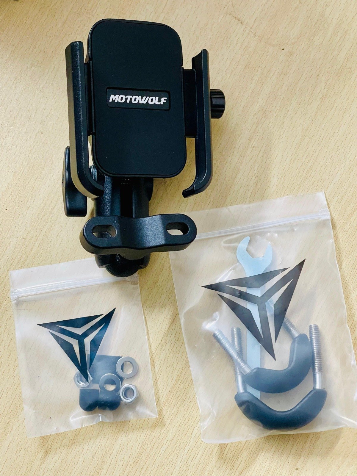 Motowolf Mobile Phone Holder – Pipe Handlebar Mount angle 2