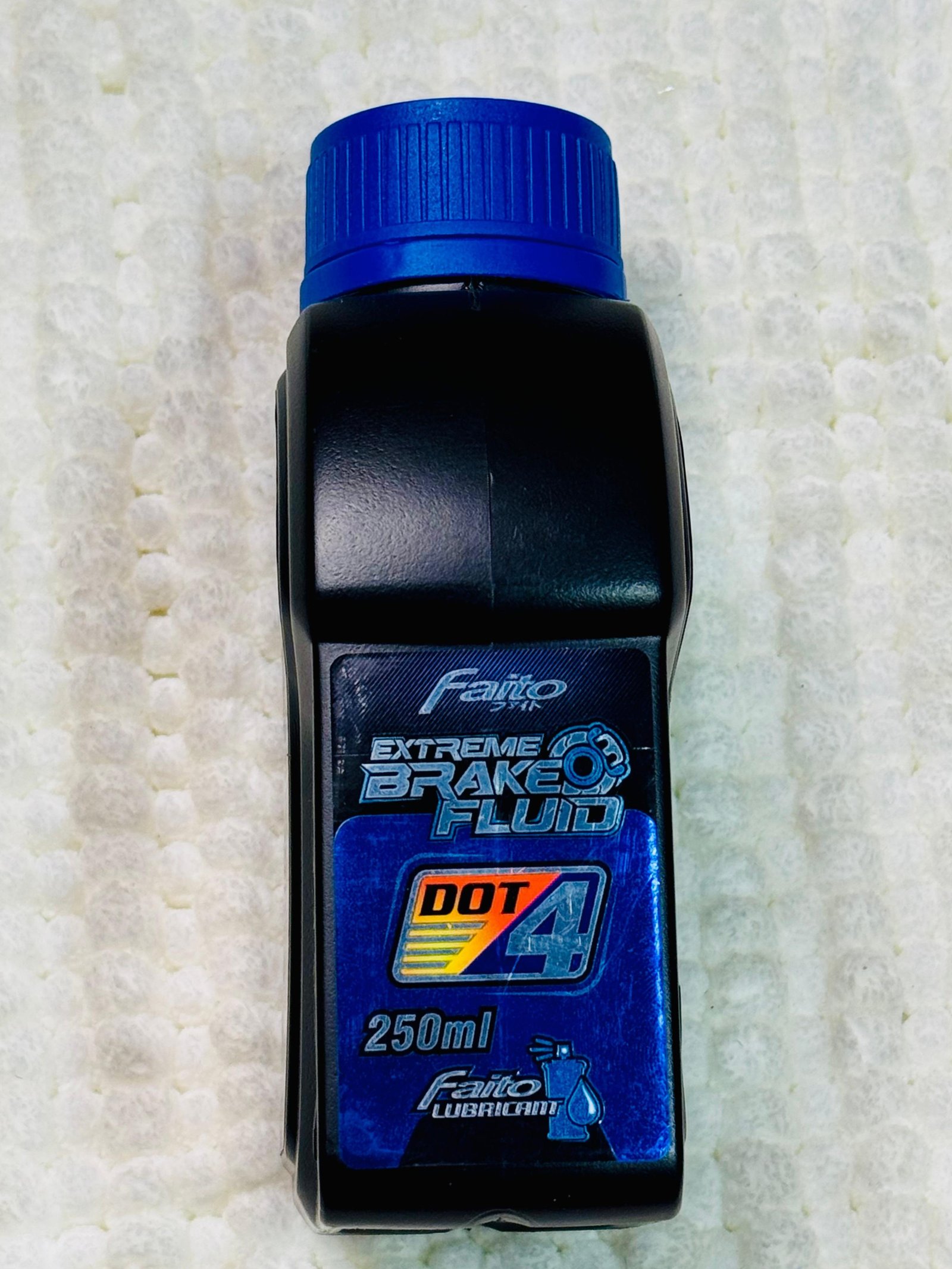 Faito Extreme Brake Fluid DOT 4 High Performance 250ml angle 2